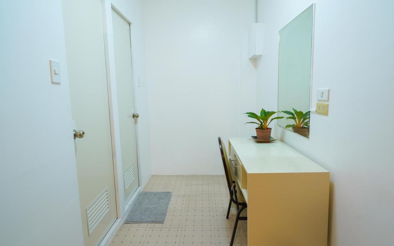 Tarasa Hostel Pasay Bagian luar foto