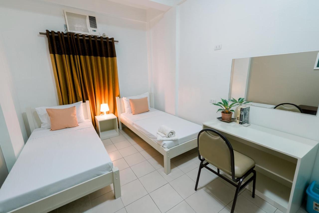 Tarasa Hostel Pasay Bagian luar foto