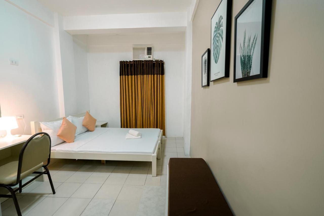 Tarasa Hostel Pasay Bagian luar foto