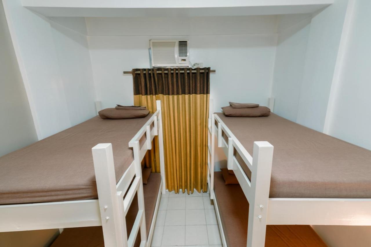 Tarasa Hostel Pasay Bagian luar foto