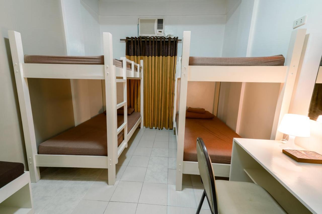 Tarasa Hostel Pasay Bagian luar foto