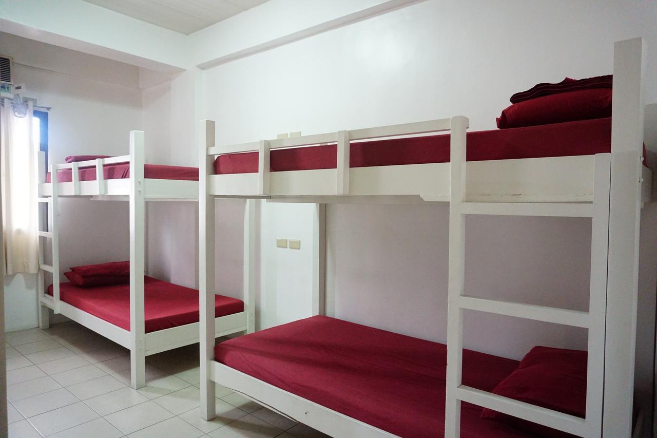 Tarasa Hostel Pasay Bagian luar foto